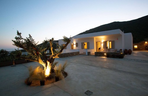 Kipri Apartment | Superior suite 300m from Kipri Beach in Andros island!
