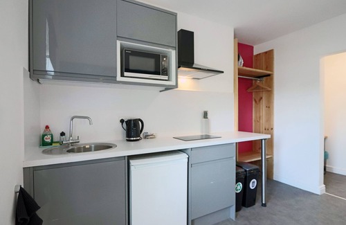 Derby Apartment | Superior-Twin room-Ensuite with Shower