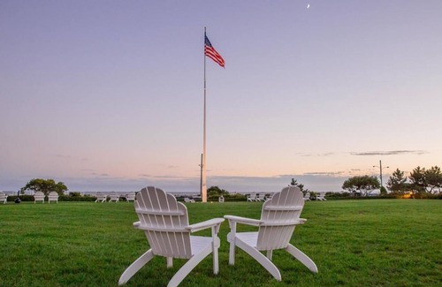 Cape May Hotel | Superior Two Queen Town Side | Congress Hall