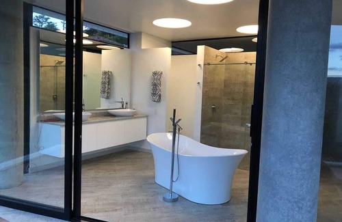 Envigado Villa | SUPERLUXE Villa Grande/Pool & Jacuzzi by NOMAD GURU