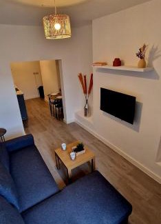 Grangetown Apartment | SuperValue Suite 9 - Fast WiFi, Hotel Linen, Keyless Entry, City only 10 Mins - BY PROPERTY PROMISE