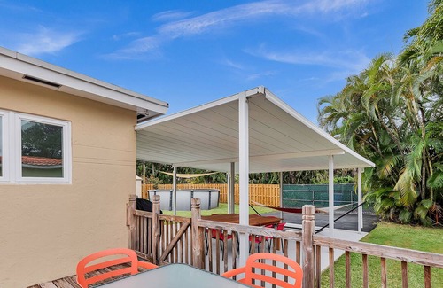 South Lake House | ★ SuperVilla ★ 4BR/3BA ★ Heated Pool ★ 5 mins to beach