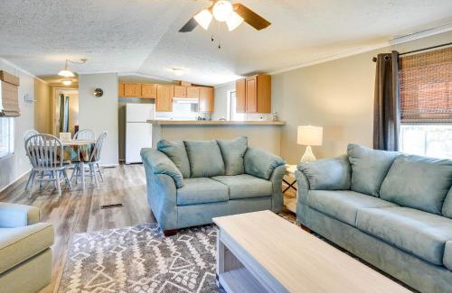 Supply House | Supply Cottage with Deck Less Than 2 Mi to the Beach!