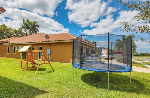 Davie House | Supremacy STR-6110
