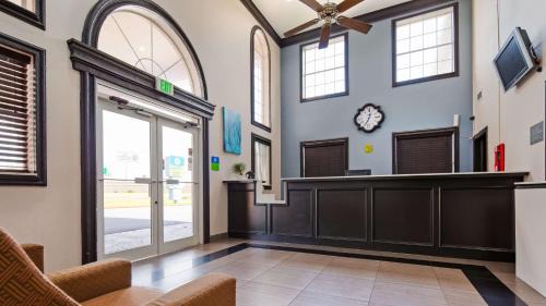 Brownsville Hotel | SureStay Hotel by Best Western Brownsville