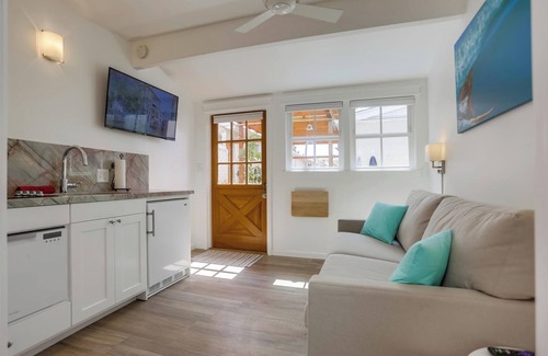 La Jolla Cottage | Surf and Sand Beach Bungalow, the ultimate surfer escape.