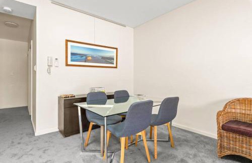 Avalon Beach Apartment | Surf at Avalon Beach and Laze on the Private Terrace