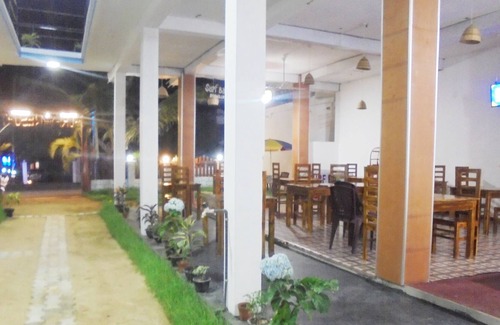 Pottuvil Division 2 Hotel | Surf Bay Resort