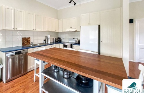 Surf Beach House | Surf Beach Remote Retreat - Linen Included