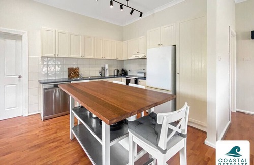 Surf Beach House | Surf Beach Remote Retreat - Linen Included