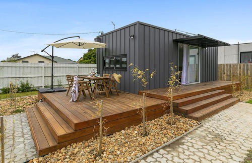 Surf Beach House | Surf Beach Tiny House - 2 Minutes walk to the beach