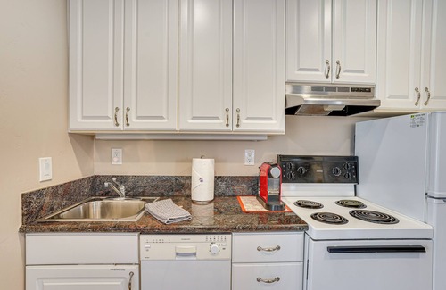 Huntington Beach House | Surf City Getaway - Walk to Sand!