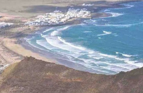 Caleta de Famara House | Surf house famara Lanzarote cezar manrique