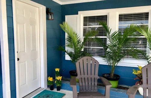 Bel Air House | Surf Shack - Steps to the beach!