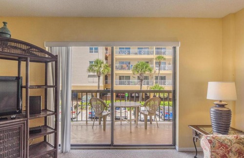 Madeira Beach Resort | Surf Song by Travel Resort Services