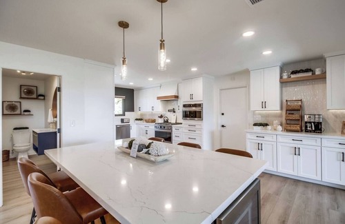 Del Cerro House | Surf to Skyline | 6BR Luxury Stay w/Stunning View