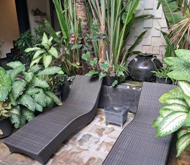 Downtown Kuta Apartment | SURFARIS INN on poppies 2
