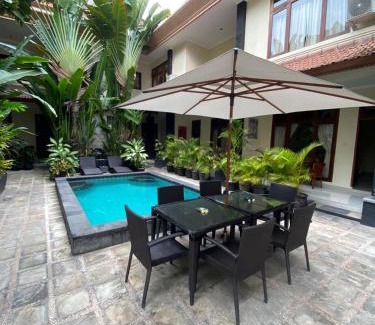 Downtown Kuta Apartment | SURFARIS INN on poppies 2