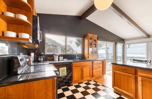 Arch Cape House | Surfer's Dream | Ocean Front
