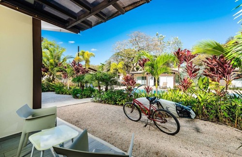 Avellanas Beach House | Surfer's Heaven - Modern, new home, close to beach