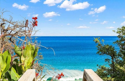 Manyana House | Surfers Retreat with access to the beach