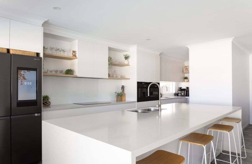 Mudjimba Resort | Surfrider Hideaway - steps to beach