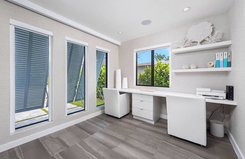 North Beach House | Surfside Beach Bungalow - heated saltwater Pool & Spa! 2 blocks from the beach!