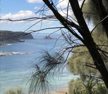 Inverloch House | Surfside Getaway in Picturesque Inverloch