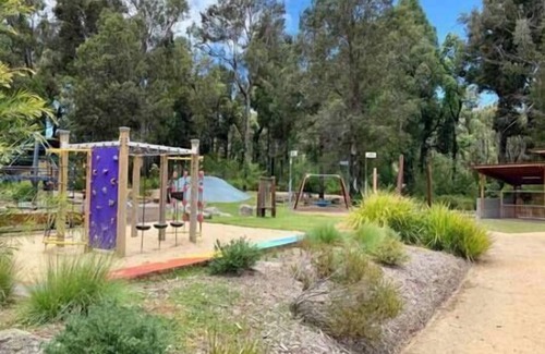 Surfside House | Surfside Holiday Home 100m to Beach & Shops