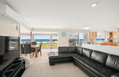 Warilla House | Surfside Solace
