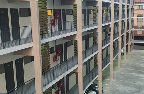Greater Johannesburg Metropolitan Area Apartment | Surrey Oasis in Randburg