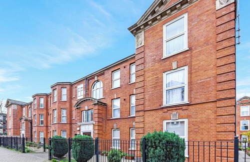 Evelyn Apartment | Surrey quays 2 Bed Flat Zone 2 Surrey Quays Free Parking