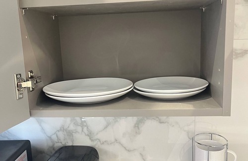 Leicester Apartment | surround yourself with this stylist,modern,clean and very practical space