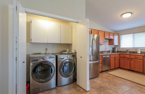 Hood River House | Surround Yourself With The Farm Land But Close to Town, Quiet, Peaceful, Idyllic!