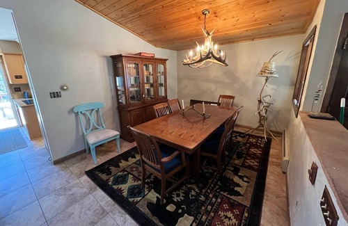 Green Valley House | Surround yourself with fresh mountain air while deer graze in your front yard!
