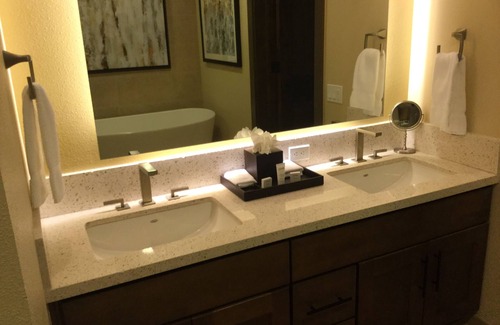 Truckee Resort | Surrounded by pine trees and mountains