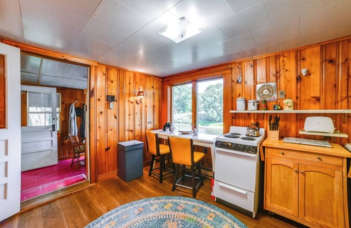Susquehanna Cabin | Susquehanna River Cabin: Hike, Hunt & Fish!
