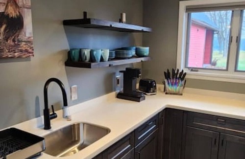 Waterbury Center Apartment | Suss View Suites-Nicols Ledge.