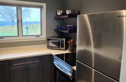 Waterbury Center Apartment | Suss View Suites-Nicols Ledge.