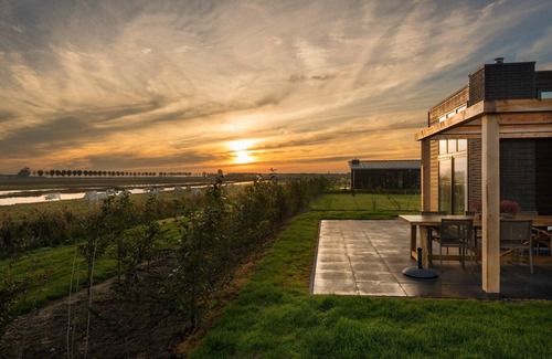 Herkingen House | Sustainable Bungalow Surrounded by Nature