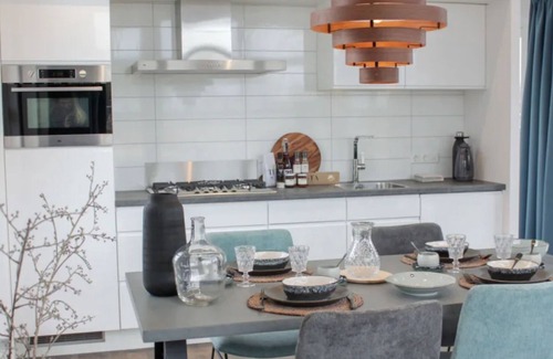 Enkhuizen Ski Chalet | Sustainable holiday home on the IJsselmeer