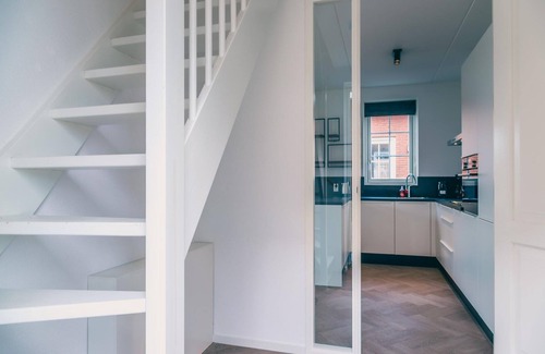 Medemblik Villa | Sustainable water villa with dishwasher, by a lake