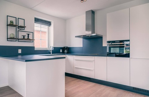Medemblik Villa | Sustainable water villa with dishwasher, by a lake