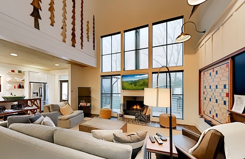 Pisgah Forest House | Sutton Knob home with fireplace, central AC, full kitchen, & loft - dog-friendly
