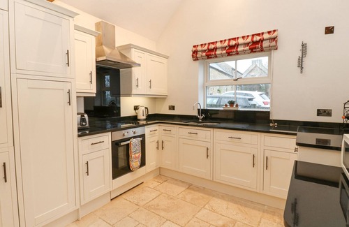 Trimdon Station Cottage | SUTTON NEWBOLD COTTAGE, romantic, with a garden in Wheatley Hill