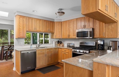 Suttons Bay House | Suttons Bay Beach House Private Beachfront