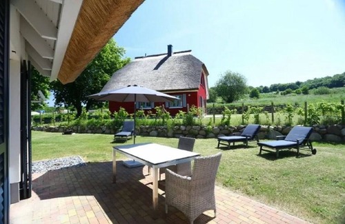 Lohme House | SVANTEVIT | Thatched semi-detached house