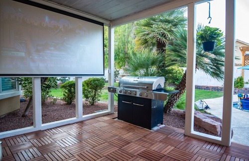 Green Valley North House | SVS: 5 Bedroom Henderson Home with Pool & Mini Golf