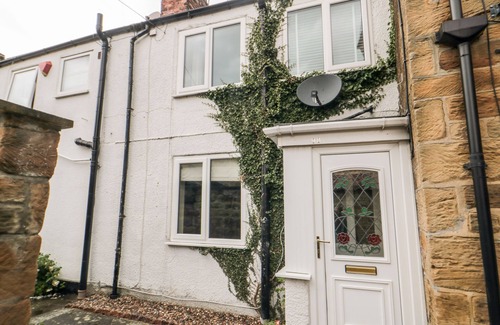 Swainby Cottage | SWAINBY COTTAGE, pet friendly, character holiday cottage in Swainby