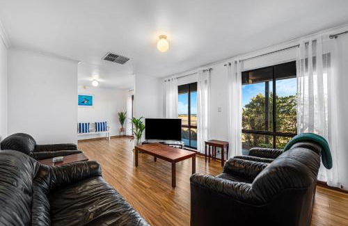 Seaford House | Swainson by Surf